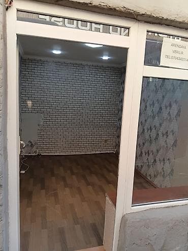 Arendaya verilir – kiçik vitrinli obyekt. - Önü şüşəli, giriş qapısı