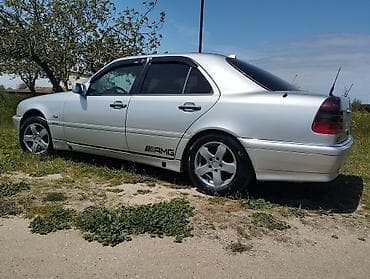 vaz 2107 qapi: Mercedes-Benz C-Sinfi (W202) sedan, gümüşü rəng. - Kuzov: 4 qapılı — 1