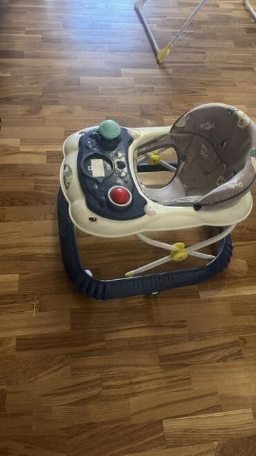 Uşaq gəzdirəni / yerişi whatsappa yazin - Rəng: tünd göy-ağ gövdə lalafo.az -da Uşaq gəzdirəni / yerişi whatsappa yazin - Rəng: tünd göy-ağ gövdə