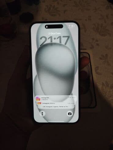 Blackberry: IPhone 15 Plus, 128 GB, Qara, Face ID — 3