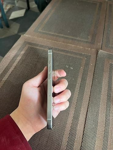 telefon ekran: IPhone 16 Pro, Ağ, Simsiz şarj — 7