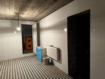 8 mikrorayon: 8 otaq, 358 kv. m, Orta təmir — 28