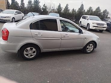 hundai accent 2011: Hyundai Accent: 1.6 l | Sedan — 8