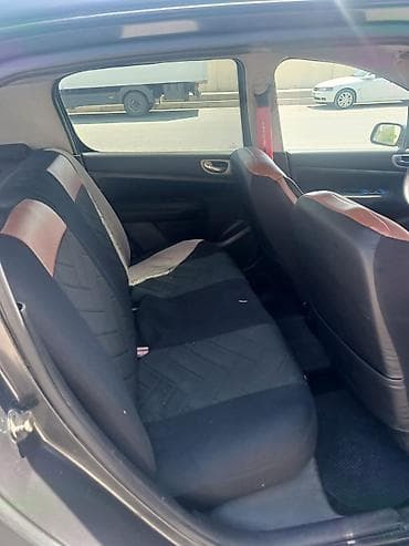 prius duman: Peugeot 307, qara rəng, hetçbek kuzov. Texniki və dizayn — 9