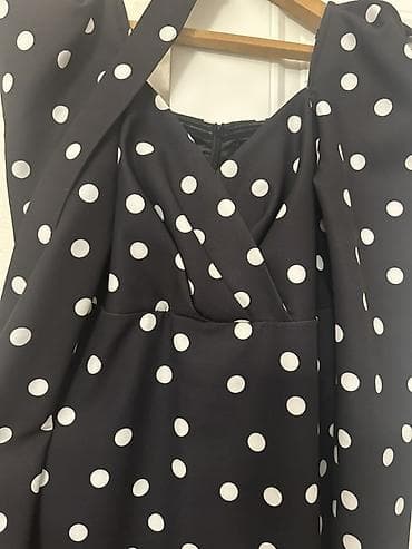 Qara rəngli, ağ xallı qadın donu 1 defe toya geyinilib alinib 180 azn — 3