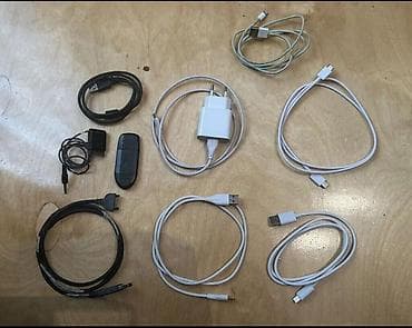 samsung telefon qablari: Elektron aksessuarlar dəsti Müxtəlif kabel və adapterlərin qarışıq — 3