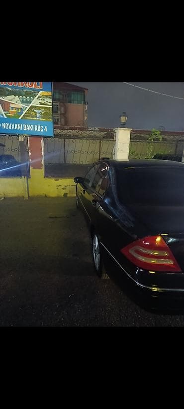 mersedes qapi: Mercedes-Benz C 240: 2.6 l | 2001 il Sedan — 4
