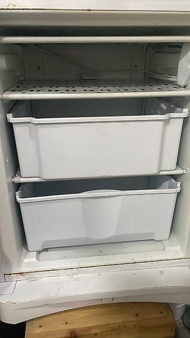 soyuducu arcelik: 2 qapılı Indesit Soyuducu Satılır, rəng - Ağ — 2