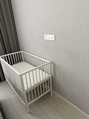 Oğlan və qız üçün, Dördbucaq, Beşik, Dəstsiz, Matras ilə, Yellənmə mexanizmsiz — 3