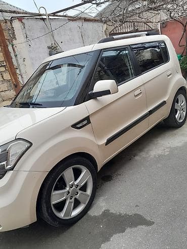 dumannı faralar: Kia Soul: 1.6 l | 2010 il Krossover — 3