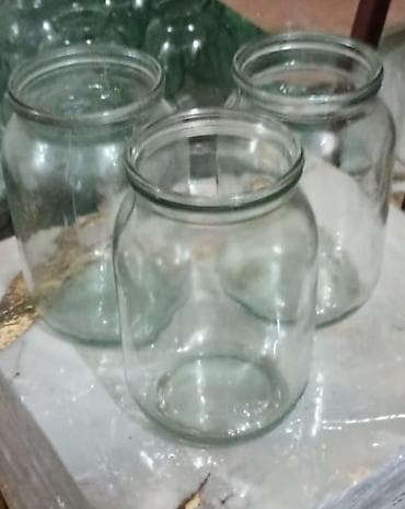 banka alıram: Şüşə bankalar – müxtəlif ölçülərdə toplu 3 litrlik – 0.30 AZN (30 — 4
