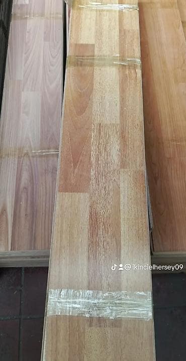taxt doseyi: ‼️ Təcili Satılır. ‼️ Laminat Prablemi yoxdu Fərqli ölçülərdə var 45 — 5