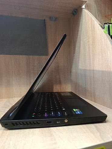 4090 rtx: MSI VECTOR GP76 12UGS — 6