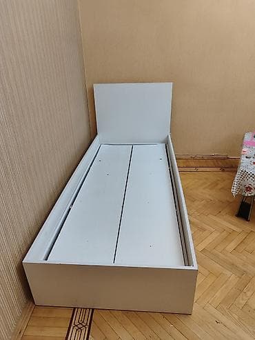 Çarpayılar: Ağ rəngdə tək nəfərlik çarpayı karkası - Ölçü: təxmini tək nəfərlik — 4