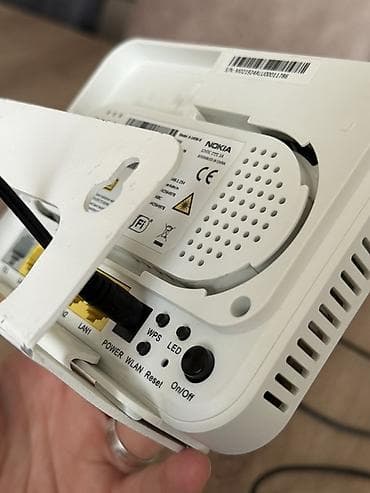 komputer dest: Nokia G-240W-C GPON Wi‑Fi router/ONT Təsvir: Adapteri ilə birlikdə — 5