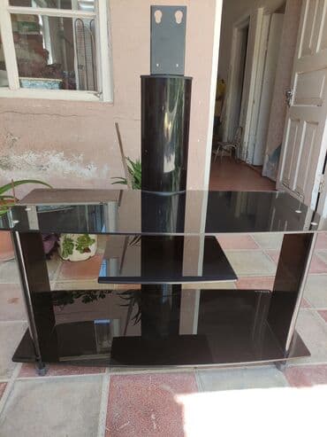 Mətbəx mebeli: Düz TV altlığı, Polkalı, Şüşəli — 1