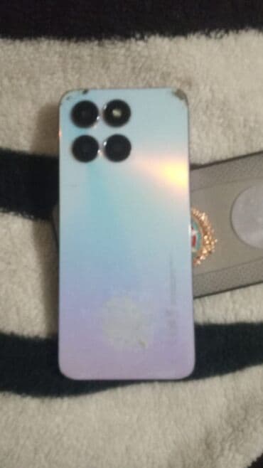 mi̇ 10 t: EKRANINDA ÇAT VAR İŞLƏMƏYİNDƏ PRABLEM YOXDU 25.30 m XƏRCİ VAR BARTER — 1