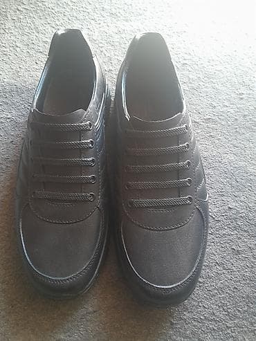 Klassik dizaynlı kişi ayaqqabısı - Rəng: qara - Üst material: hamar