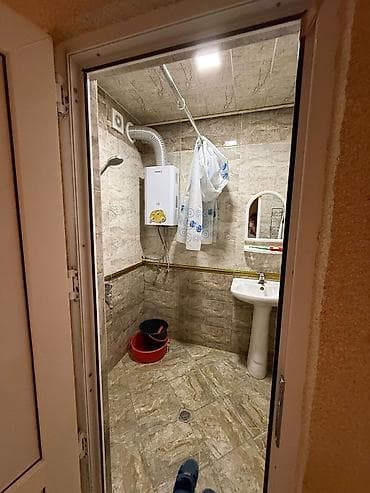 kirayə ev quba: 18ci mk 2otaq içi əşyalı ev kira verilir 320 AZN vasitəçi haqqı — 4