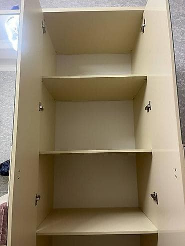 işlenmiş dolab: Təzədi 3 Ay yığılıb
hec bir porblemi yoxdu
sadəcə köcürük deyə satılır — 3