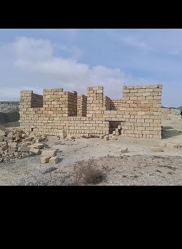 Qum daşından tikinti bloku – təbii material - Material: təbii qumdaşı