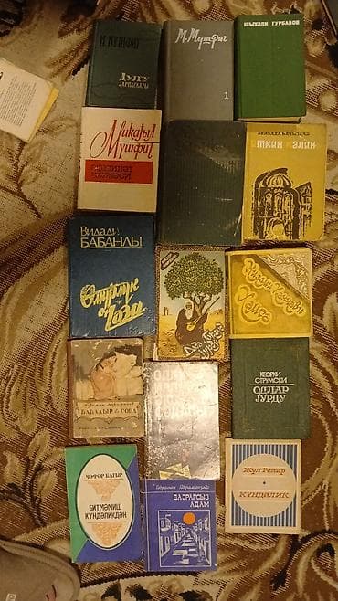 ev tipi çadır: Satılır: müxtəlif illərə aid klassik və elmi-publisistik kitablar — 4