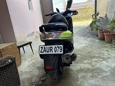 - ST max 150, 150 sm3, 2024 il, 12424 km — 4