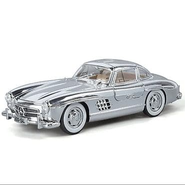 Kitablar və jurnallar: Metal konstruksiyalı 300SL model avtomobil - Klassik Mercedes-Benz — 3