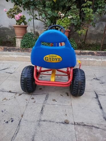 детские машинки на педалях: Mavi rəngdə, davamlı plastik oturacaqlı və qırmızı metal çərçivəli — 3