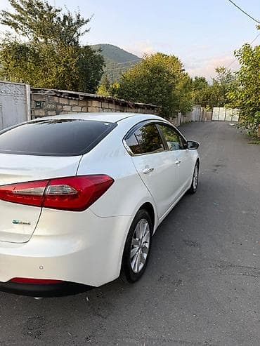 priora satışı: Kia K3: 1.6 l | 2014 il Sedan — 4