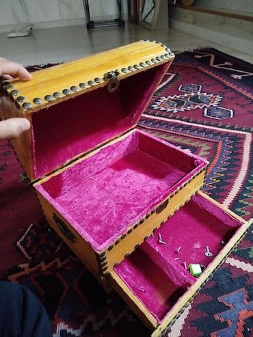 sandiqca: Taxta sandıq/qutu – balaca əl işidir. real alıcıya endirim olacaq — 1