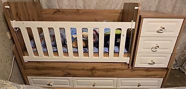 beshik: Oğlan üçün, İşlənmiş, Dördbucaq, Beşik, Dəstsiz, Matrassız, Yellənmə mexanizmsiz — 1