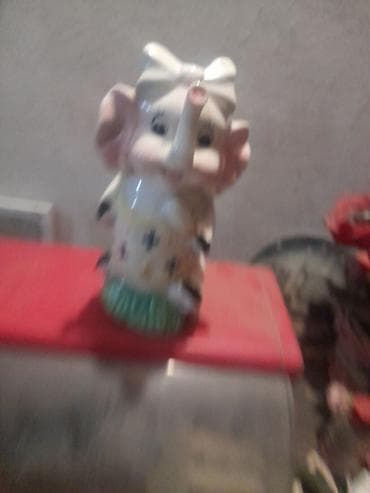 kelle qend: Antik qəndqabi ve oyuncaq — 4