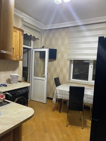 7 mikrorayon: Bakı, 9-cu mikrorayon, 3 otaqlı, Köhnə tikili, m. Memar Əcəmi, 127 kv. m — 9