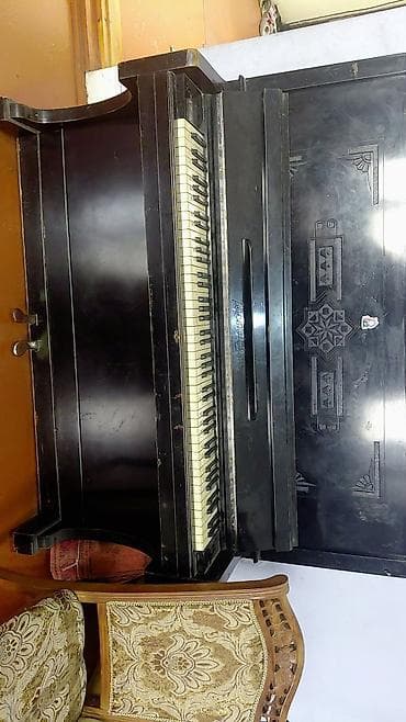 elektron pianolarin satisi: Şaquli piano – klassik dizaynlı, taxta korpuslu, qara rəngdə — 2