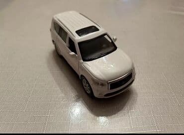 oyuncaq dəmir maşın: Ağ rəngli metal oyuncaq sedan avtomobil maketi - Material: gövdə — 8