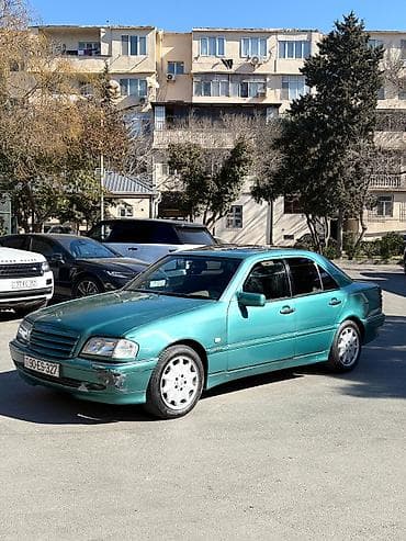 Mercedes-Benz C 240: 2.4 l | 1998 il Sedan