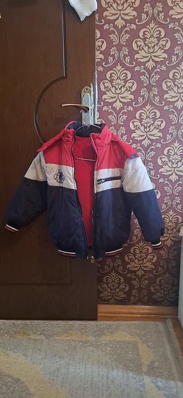 oğlan: Uşaqlar üçün (4-5 yaş) qış üçün kurtka - Model: kapüşonlu, fermuarlı — 1