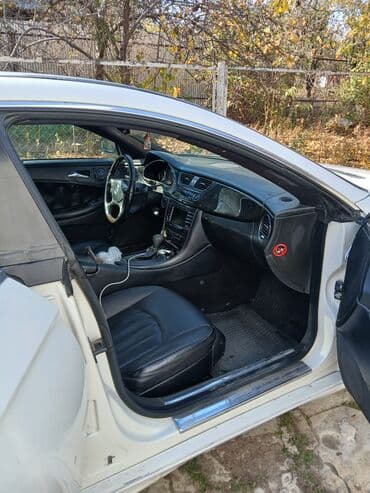 toyota corolla ölüxana: Mercedes-Benz sedan - Kuzov: ağ rəng, 4 qapı - Nömrə: 99-SC-677 (AZ) — 8