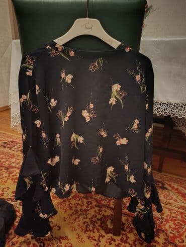 dəs paltar: Qadın geyimləri dəsti istənilən 3u 5 manat 1) Açıq bej rəngli uzun — 9