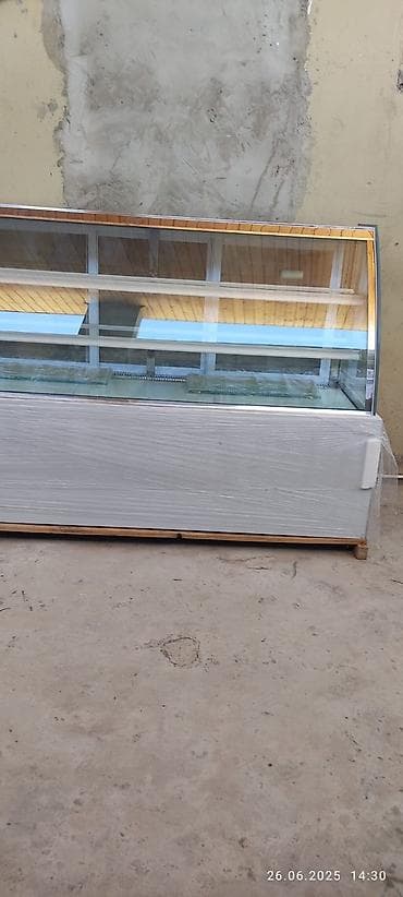 şirniyyat vitrin: Yenidir islenmiyib satilir 1) Soyuduculu vitrİN (şirniyyat/zakuska — 3