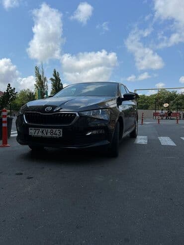 ucuz aftamabil: Skoda Rapid, qara rəng, sedan gövdə. Texniki və komfort — 4