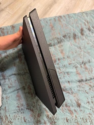nubia red magic: Sony PlayStation 4 Slim konsolu - Rəng: qara, kompakt “Slim” korpus - — 8