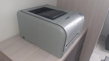 cap aparatı: HP Color LaserJet CP1515n rəngli lazer printer. Şəbəkə bağlantısı — 3
