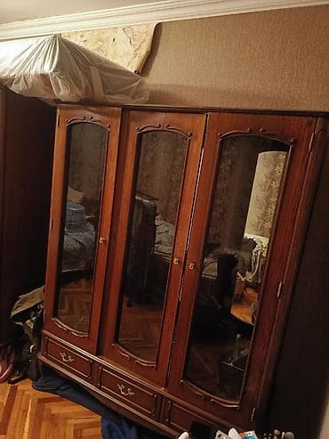 servant dolabı: Salam.Klassik üslubda Rumıniya istehsalı səliqəli və baxımlı — 2