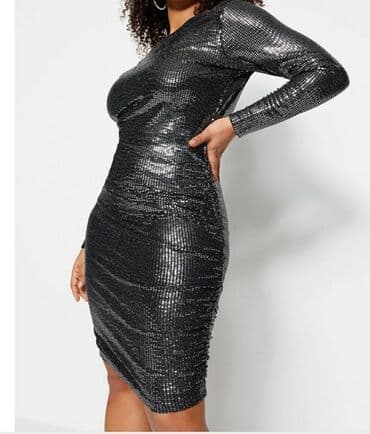 esger paltari: Böyuk beden arxasi dekolteli ziyafet paltari 48 razmerdi etketi — 3