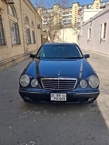 mercedes mavi: Avtomobil ideal vəziyyətdədir. Orijinal yürüşü 200 873 km-dir — 3