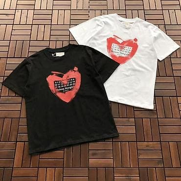 Maison Margiela qısaqol t‑shirt - Model: Ön hissədə qırmızı ürək — 2