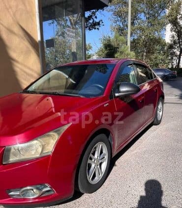 turbo az qız maşınları: Chevrolet Cruze sedan – RS paketli, qırmızı rəng. - Kuzov: 4 qapılı — 14
