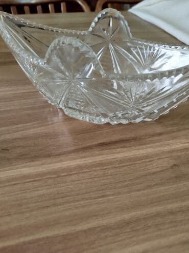 şüşə qab: 2si 35 manat Kəsimli naxışlarla bəzədilmiş şüşə/kristal qab - — 3